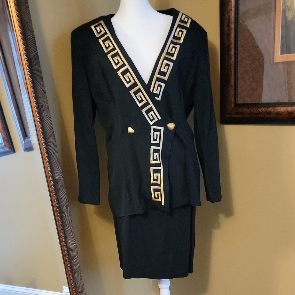 Elegant Black and Gold Midi Dress